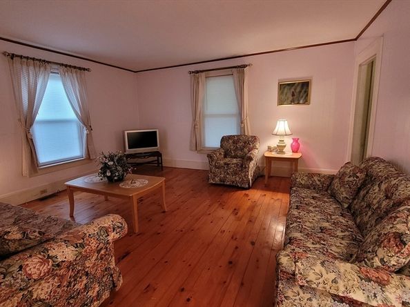 50 Grove St N, Barre MA 01005