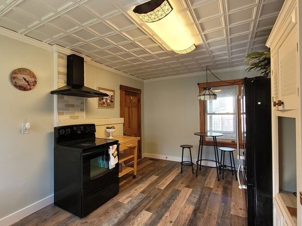 50 Grove St N, Barre MA 01005