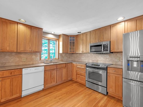 59 Indian Meadow Dr, Northborough MA 01532