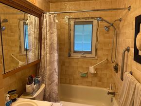 20 Wedgewood Rd, Worcester MA 01603