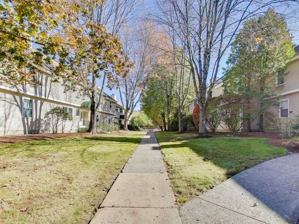 425 Main St 11B, Hudson MA 01749