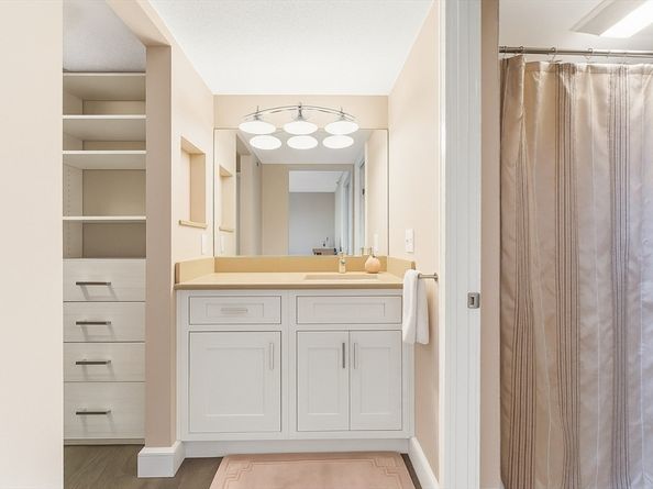 3 Seal Harbor Rd 736, Winthrop MA 02152