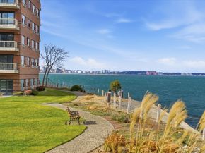 3 Seal Harbor Rd 736, Winthrop MA 02152