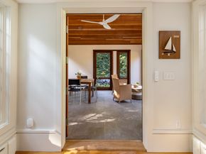 16 Vine St, Marion MA 02738