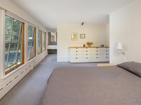 16 Vine St, Marion MA 02738