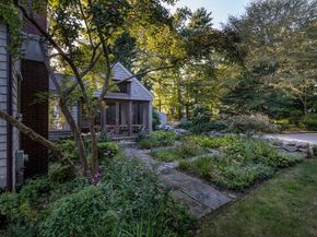 16 Vine St, Marion MA 02738