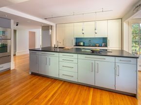 16 Vine St, Marion MA 02738