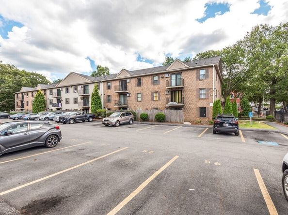 80 Stanton St. 14, Worcester MA 01605