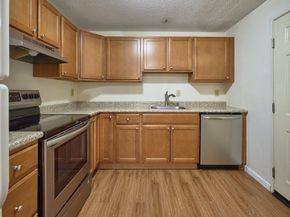 80 Stanton St. 14, Worcester MA 01605