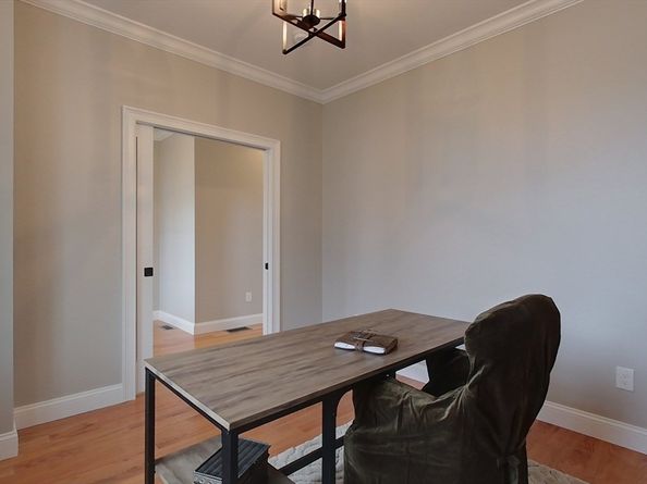 10 Pleasant St, Templeton MA 01468