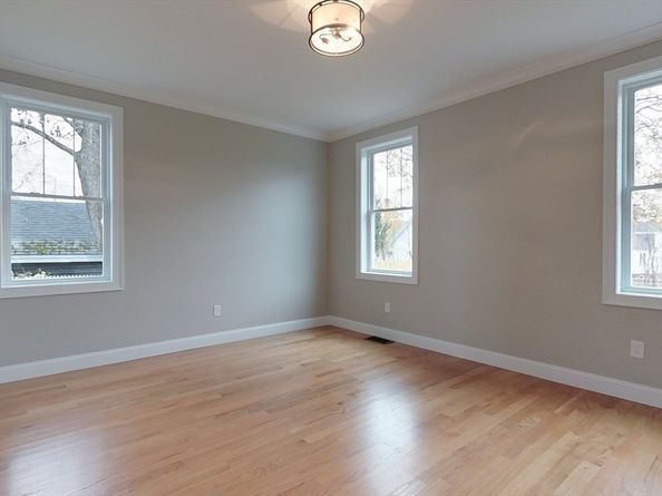 10 Pleasant St, Templeton MA 01468