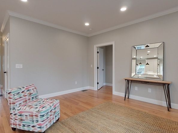 10 Pleasant St, Templeton MA 01468