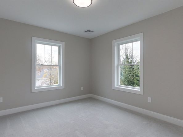 10 Pleasant St, Templeton MA 01468