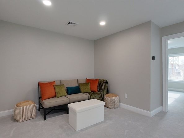 10 Pleasant St, Templeton MA 01468