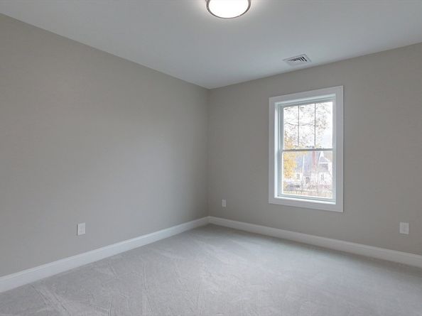 10 Pleasant St, Templeton MA 01468