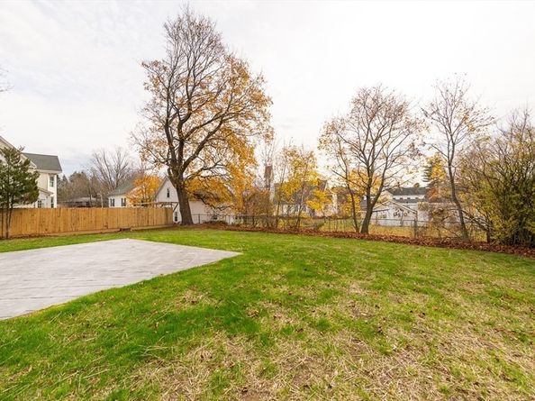 10 Pleasant St, Templeton MA 01468