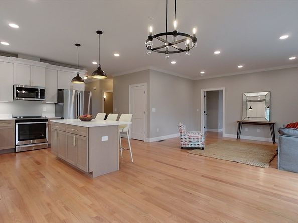 10 Pleasant St, Templeton MA 01468