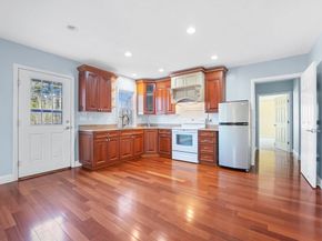 7 Cranberry Ln, Wareham MA 02538