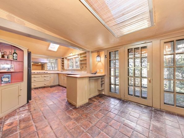 153 Main St, Wenham MA 01984