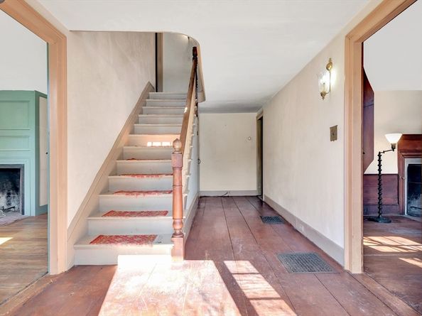 153 Main St, Wenham MA 01984