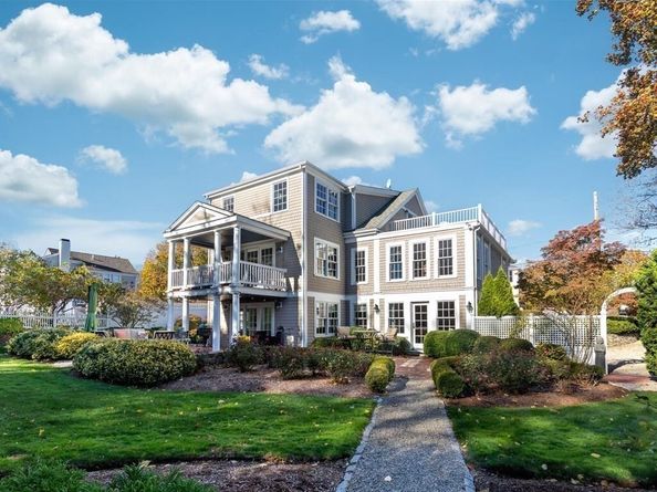 17 Winsor St, Duxbury MA 02332