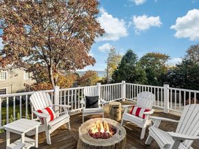 17 Winsor St, Duxbury MA 02332