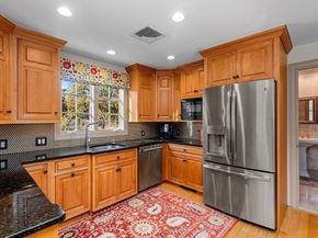 17 Winsor St, Duxbury MA 02332