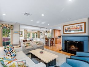 17 Winsor St, Duxbury MA 02332