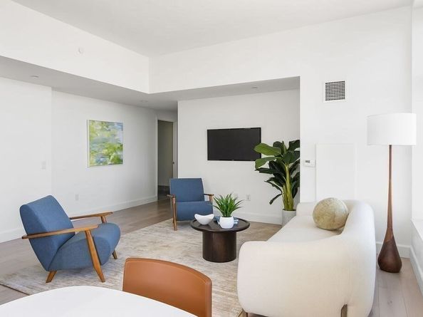 100 Lovejoy Wharf 11A, Boston MA 02114