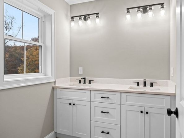 9 Acton Rd 6, Chelmsford MA 01824