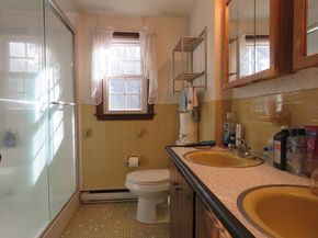 18 Wampatuck St, Pembroke MA 02359