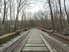 34R Tucker Ln, Sutton MA 01590