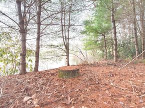 34R Tucker Ln, Sutton MA 01590