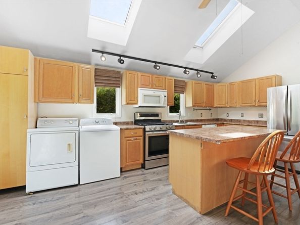 6 Agawam Dr, Wareham MA 02538