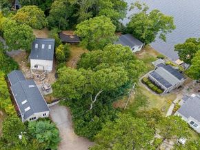 6 Agawam Dr, Wareham MA 02538