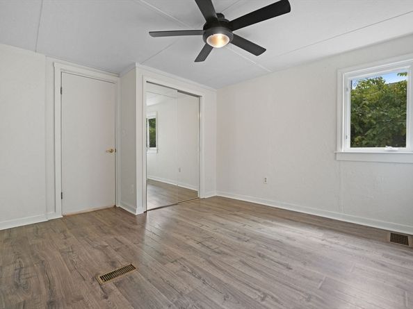 6 Agawam Dr, Wareham MA 02538