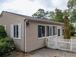 6 Agawam Dr, Wareham MA 02538