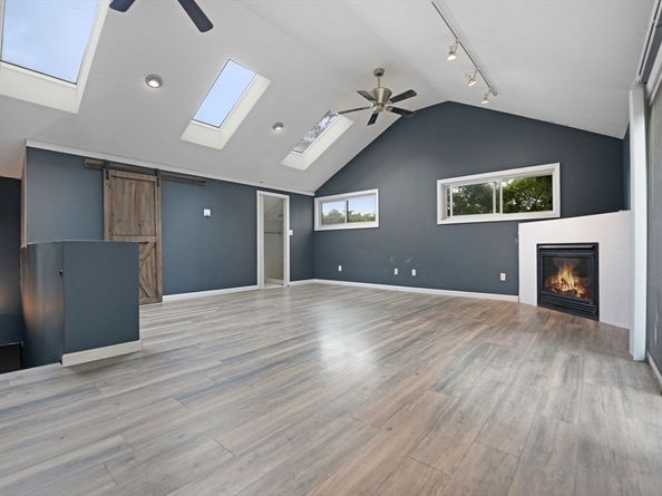 6 Agawam Dr, Wareham MA 02538