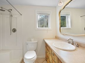 6 Agawam Dr, Wareham MA 02538