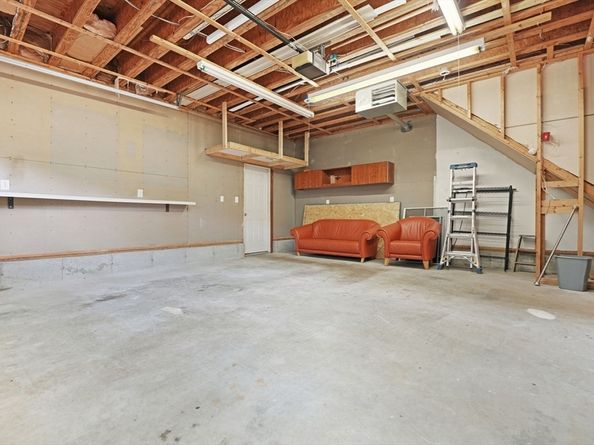 6 Agawam Dr, Wareham MA 02538