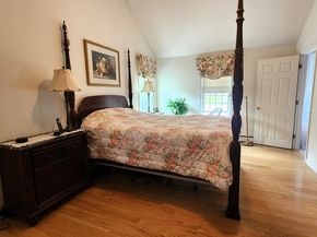 3 Birch Cir, Hopedale MA 01747
