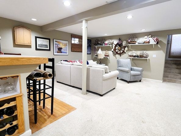 3 Birch Cir, Hopedale MA 01747