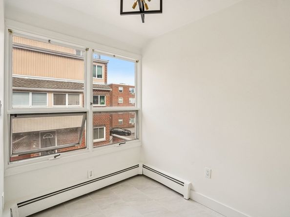 93 Spring St 29, Watertown MA 02472