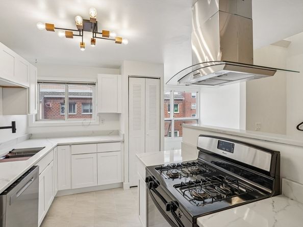 93 Spring St 29, Watertown MA 02472
