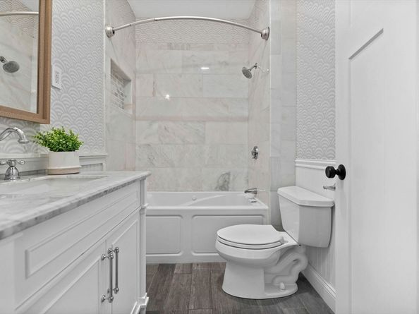 296 E 8th St 3, Boston MA 02127