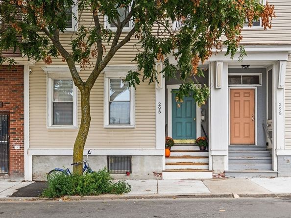 296 E 8th St 3, Boston MA 02127