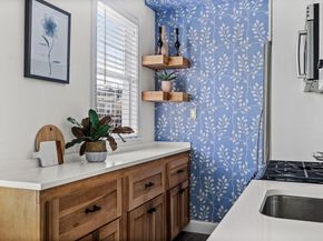 296 E 8th St 3, Boston MA 02127