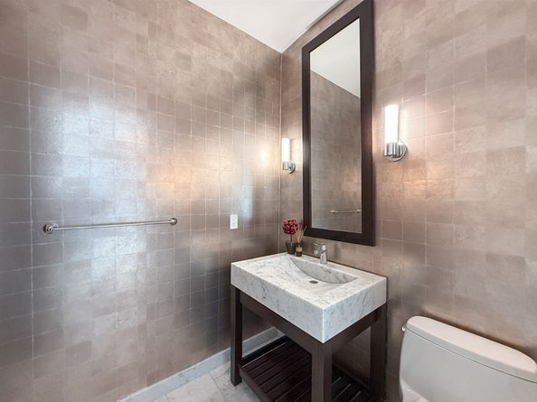 1 Franklin St 5106, Boston MA 02110