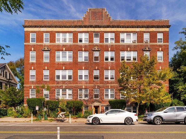 1699 Cambridge St 50, Cambridge MA 02138