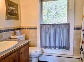 47 Harty Dr, Petersham MA 01366